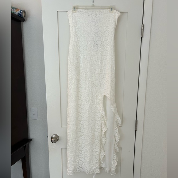 vera wang long sleeve lace wedding dress Used Vera Wang VW351428 main image 1